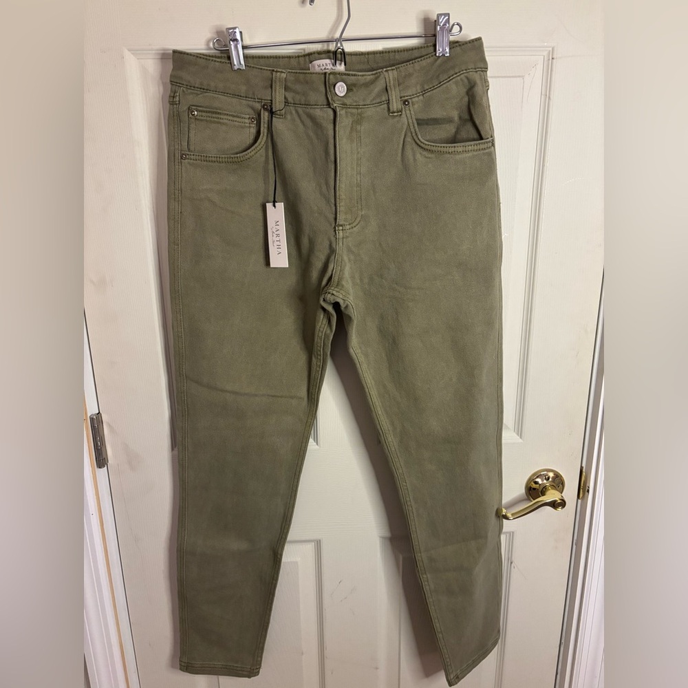 Martha Stewart mid rise skinny jean